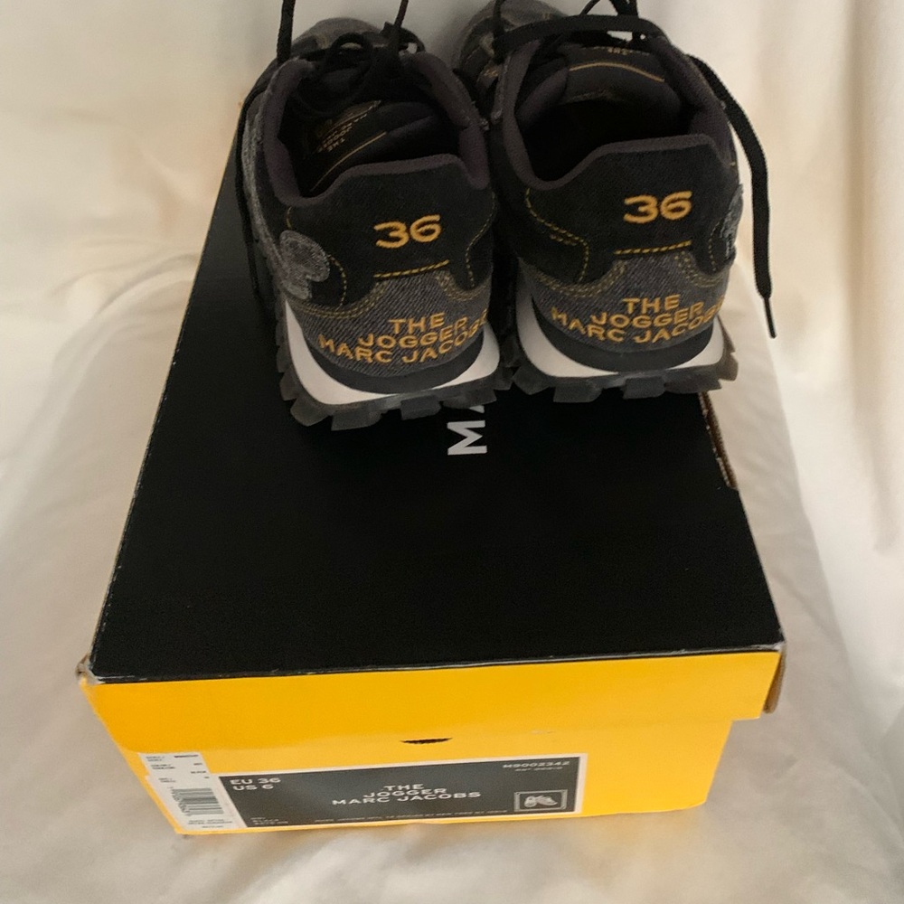 Marc Jacobs The Jogger Sneakers - Picture 7 of 7